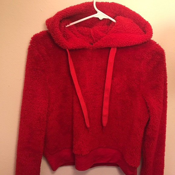 Red faux fur cropped hoddie - Picture 2 of 8